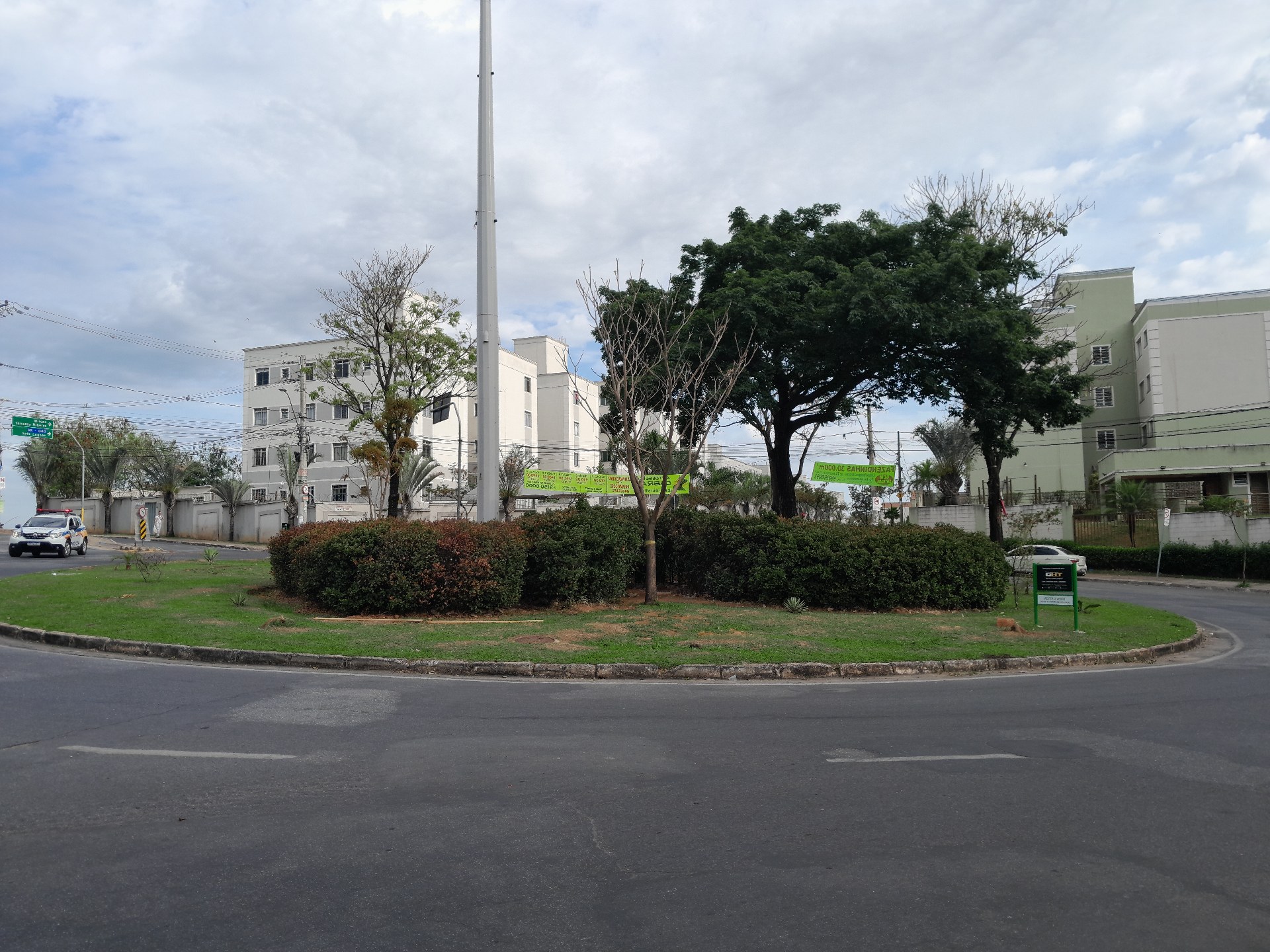 Onde fica o bairro Cabral em Contagem?